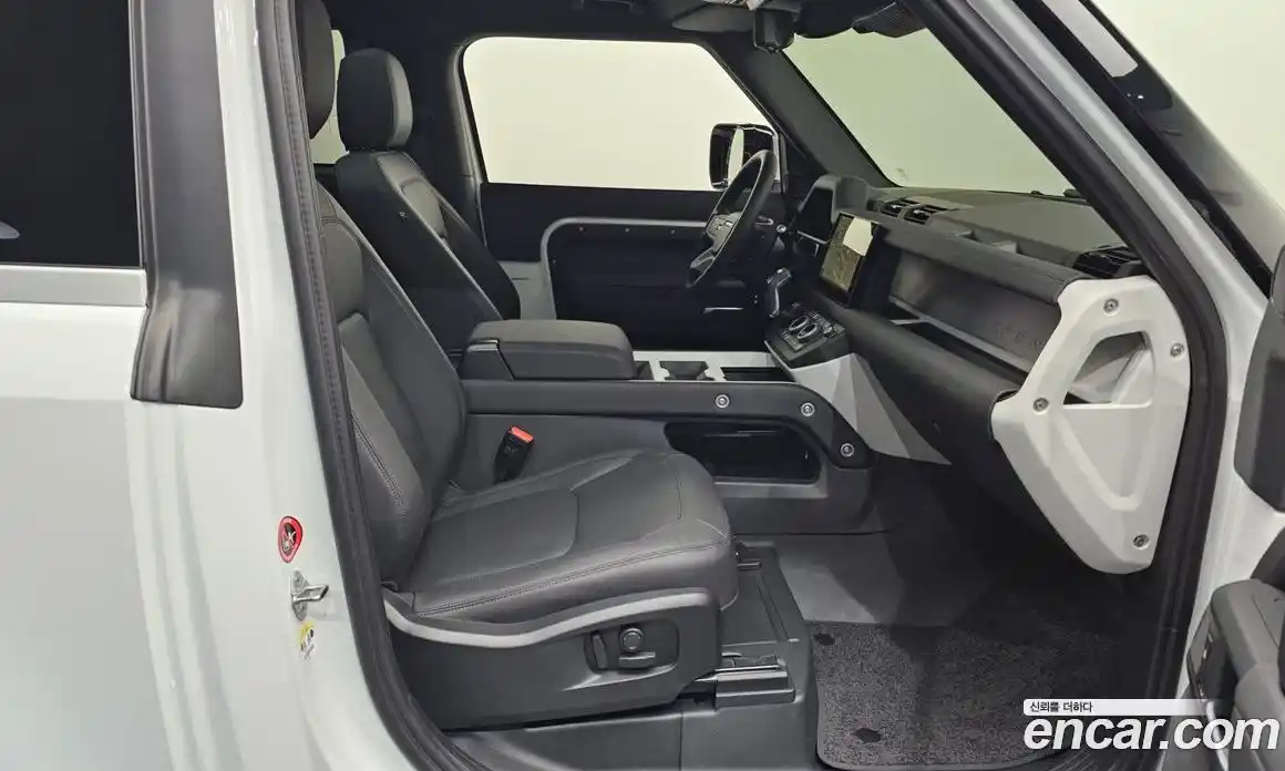 Land Rover Defender 2025 3.0 Автомат в Москве № 198034, фото 16