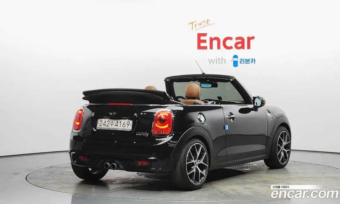 Mini Cooper Convertible 2016 2.0 Автомат в Москве № 198093, фото 1