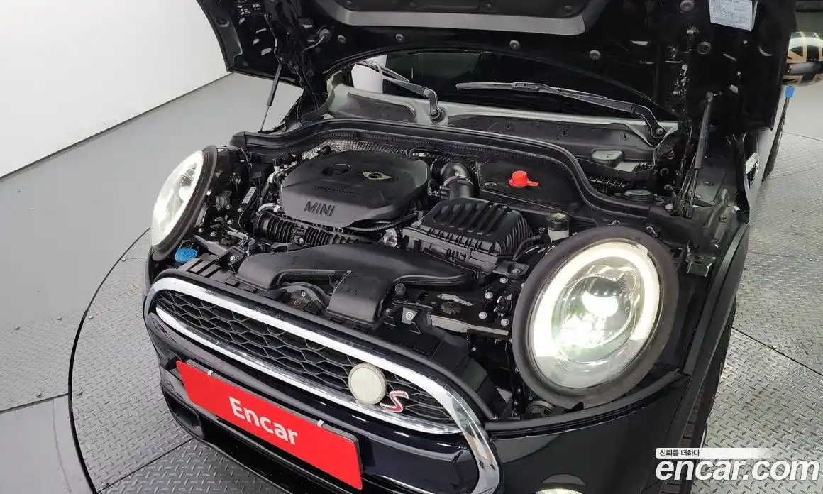 Mini Cooper Convertible 2016 2.0 Автомат в Москве № 198093, фото 9