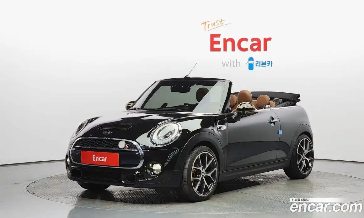 Mini Cooper Convertible 2016 2.0 Автомат в Москве № 198093, фото 10