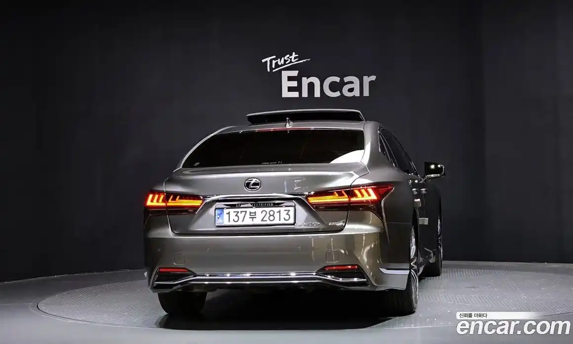 Lexus LS 2024 3.5 Автомат в Москве № 198810, фото 15