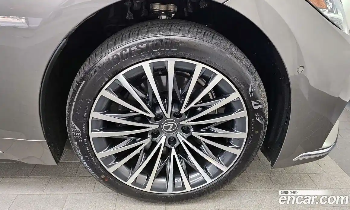 Lexus LS 2024 3.5 Автомат в Москве № 198810, фото 6