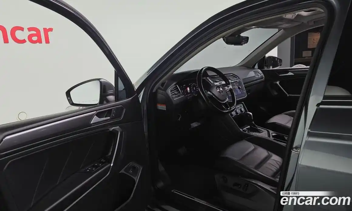 Volkswagen Tiguan 2020 2.0 Автомат в Москве № 199146, фото 13