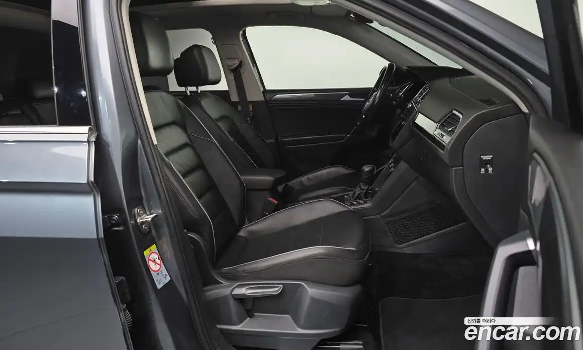 Volkswagen Tiguan 2020 2.0 Автомат в Москве № 199146, фото 3