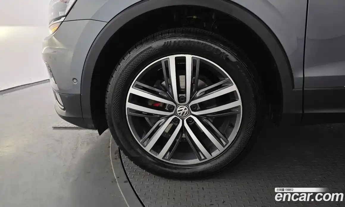 Volkswagen Tiguan 2020 2.0 Автомат в Москве № 199146, фото 4