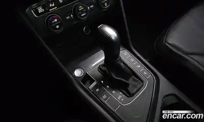 Volkswagen Tiguan 2020 2.0 Автомат в Москве № 199146, миниатюра 5