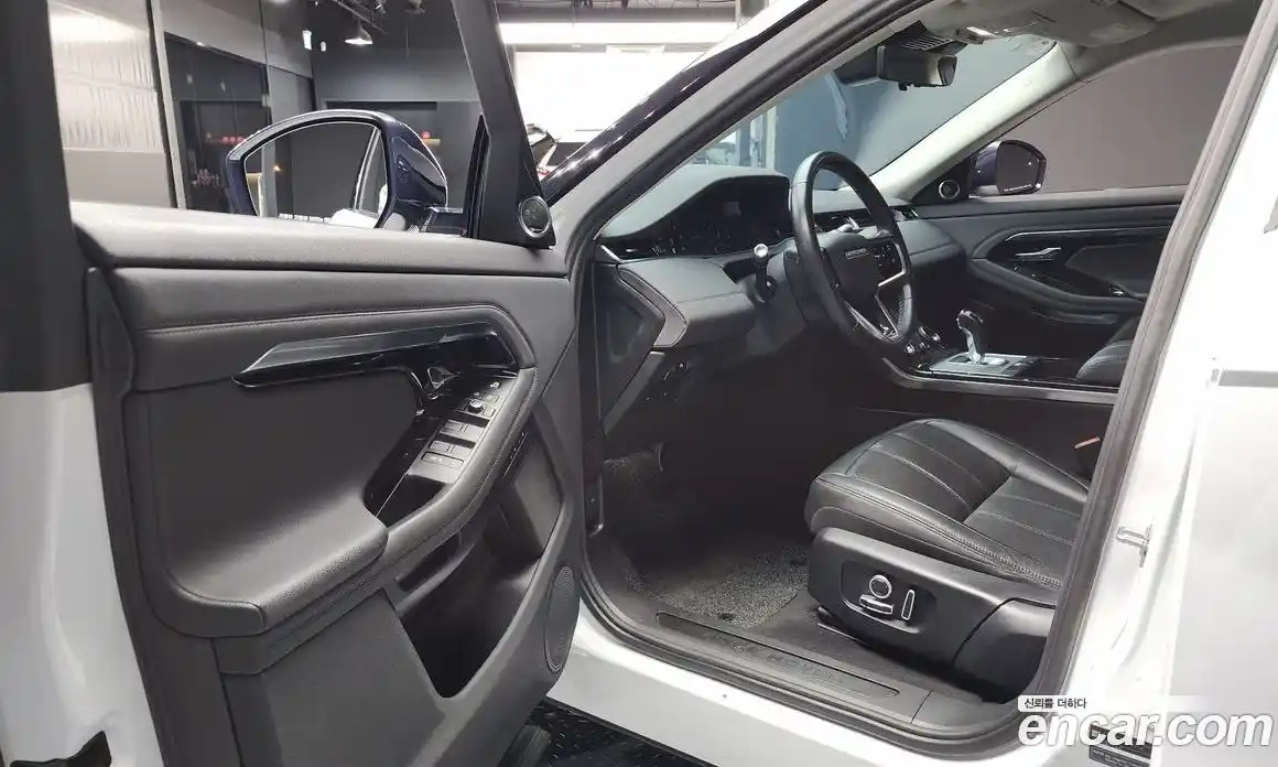 Land Rover Range-Rover Evoque 2021 2.0 Автомат в Москве № 213419, фото 15