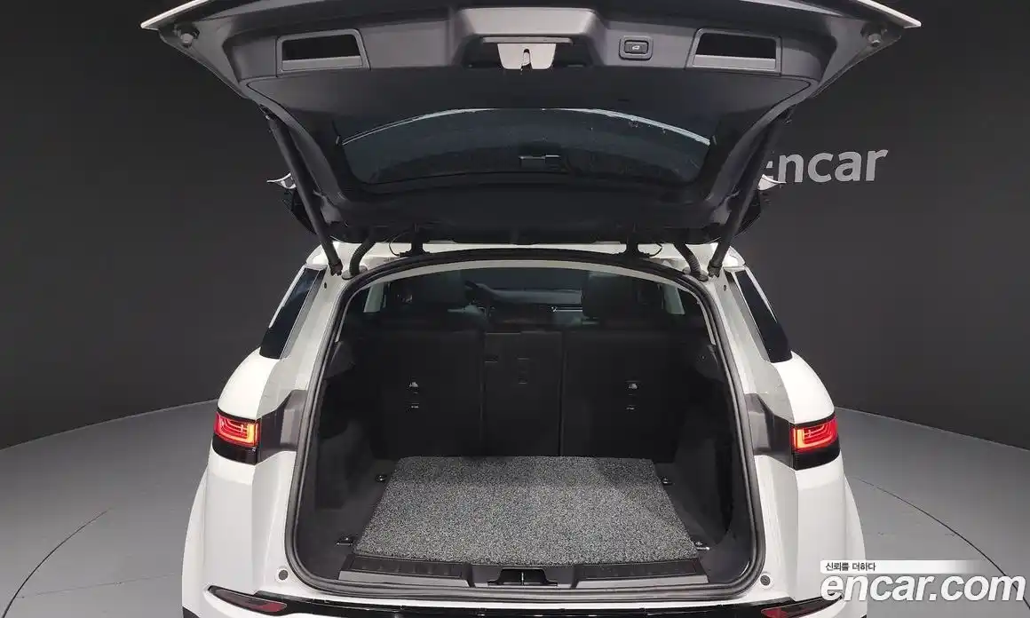 Land Rover Range-Rover Evoque 2021 2.0 Автомат в Москве № 213419, фото 4