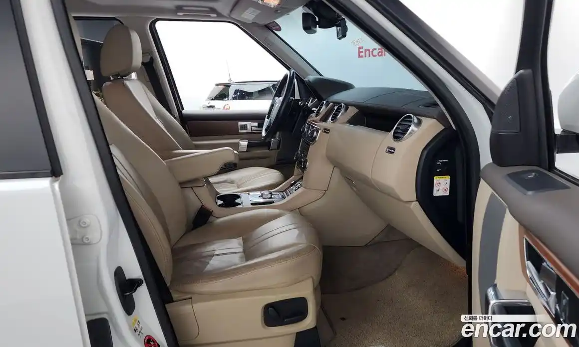 Land Rover Discovery 2016 3.0 Автомат в Москве № 213534, фото 18