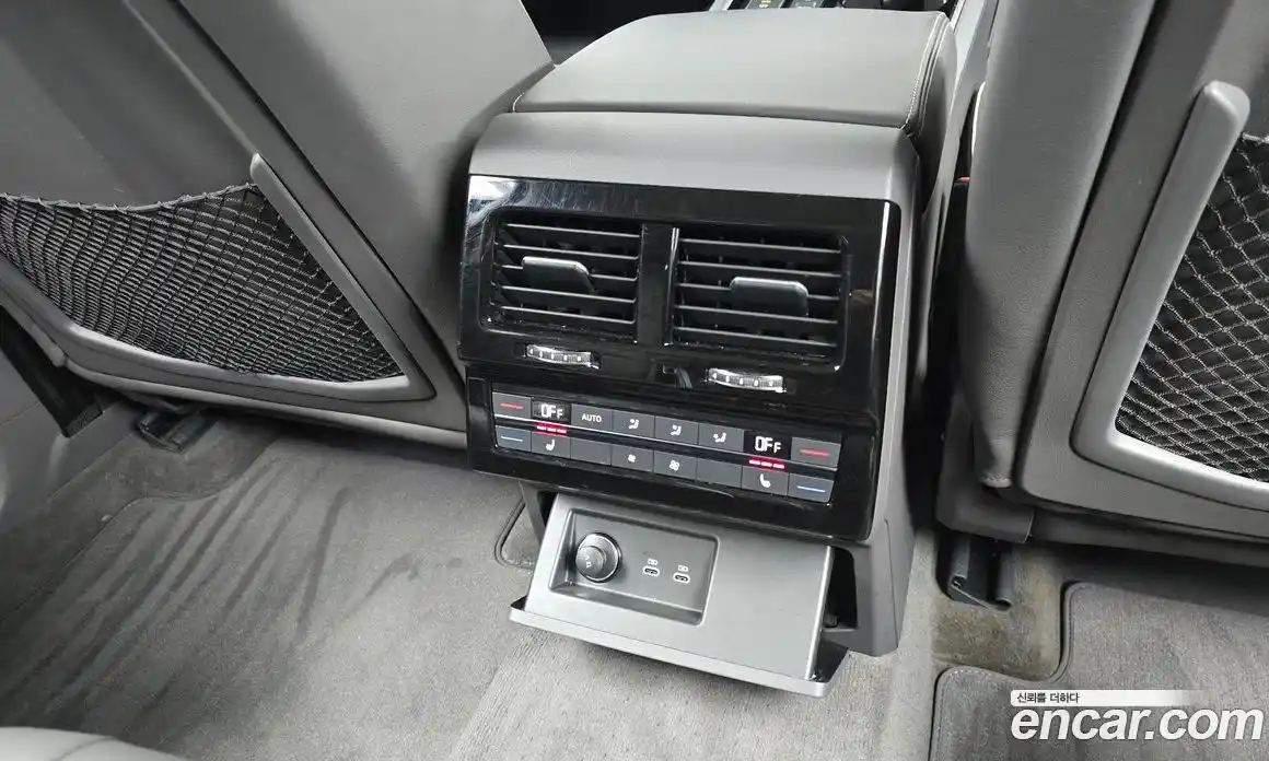 Volkswagen Touareg 2021 3.0 Автомат в Москве № 215223, фото 4