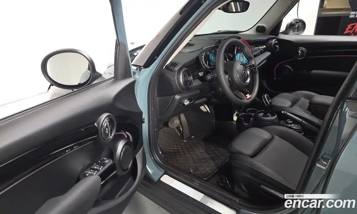 Mini Cooper 2023 2.0 Автомат в Москве № 223017, фото 11