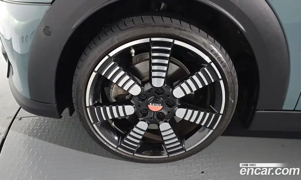 Mini Cooper 2023 2.0 Автомат в Москве № 223017, фото 2