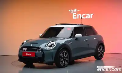 Mini Cooper 2023 2.0 Автомат в Москве № 223017, миниатюра 5