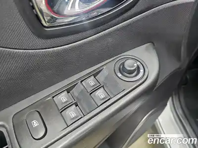 Renault QM3 2015 1.5 Автомат в Москве № 227373, миниатюра 11