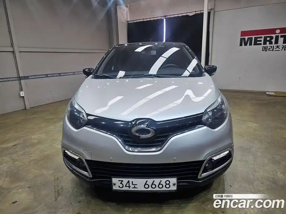 Renault QM3 2015 1.5 Автомат в Москве № 227373, фото 18