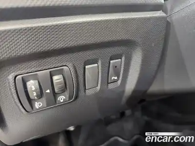 Renault QM3 2015 1.5 Автомат в Москве № 227373, миниатюра 3