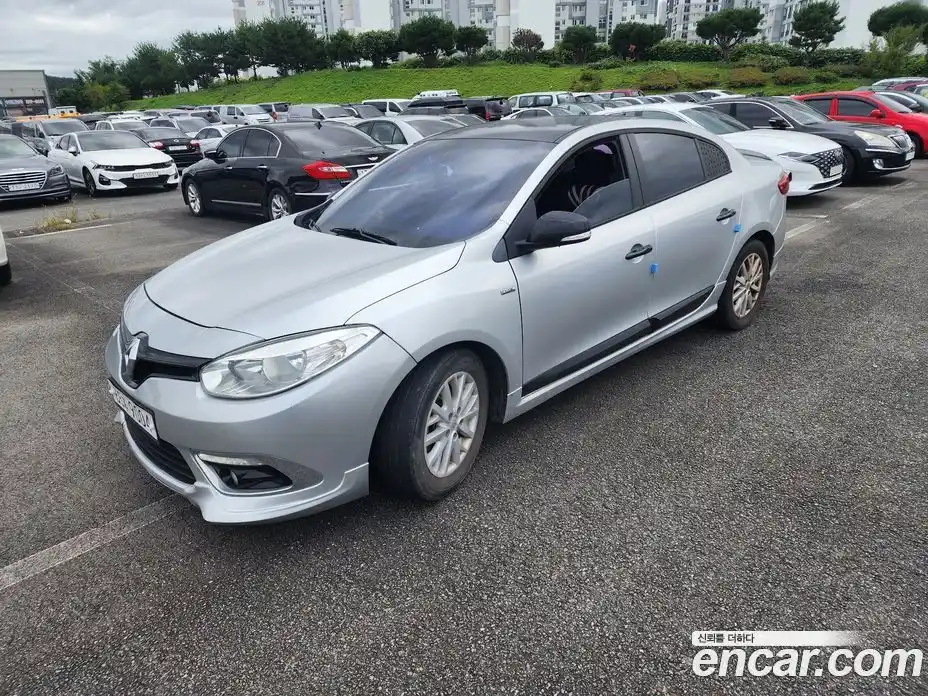 Renault SM3 2015 1.6 Автомат в Москве № 227482, фото 12