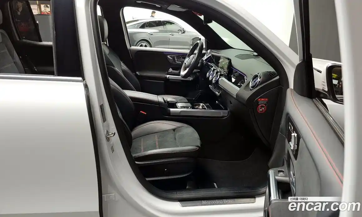 Mercedes-Benz GLB-Class 2023 2.0 Автомат в Москве № 229577, фото 12