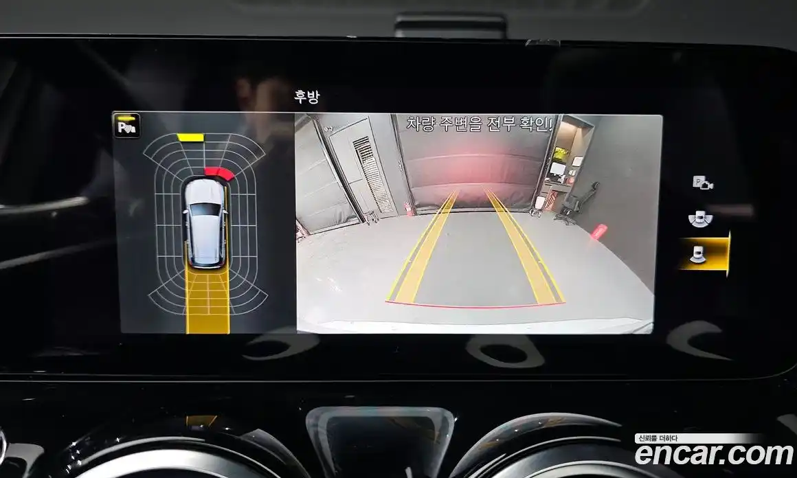 Mercedes-Benz GLB-Class 2023 2.0 Автомат в Москве № 229577, фото 3