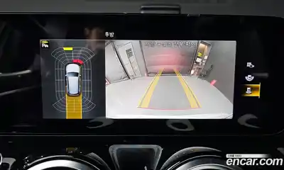 Mercedes-Benz GLB-Class 2023 2.0 Автомат в Москве № 229577, миниатюра 3