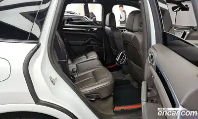 Porsche Cayenne 2017 3.0 Автомат в Москве № 230976, миниатюра 9