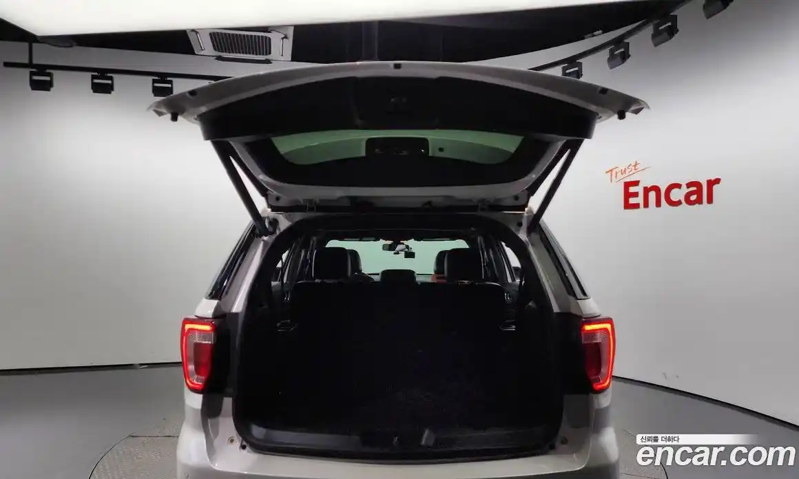 Ford Explorer 2017 2.3 Автомат в Москве № 255679, фото 9