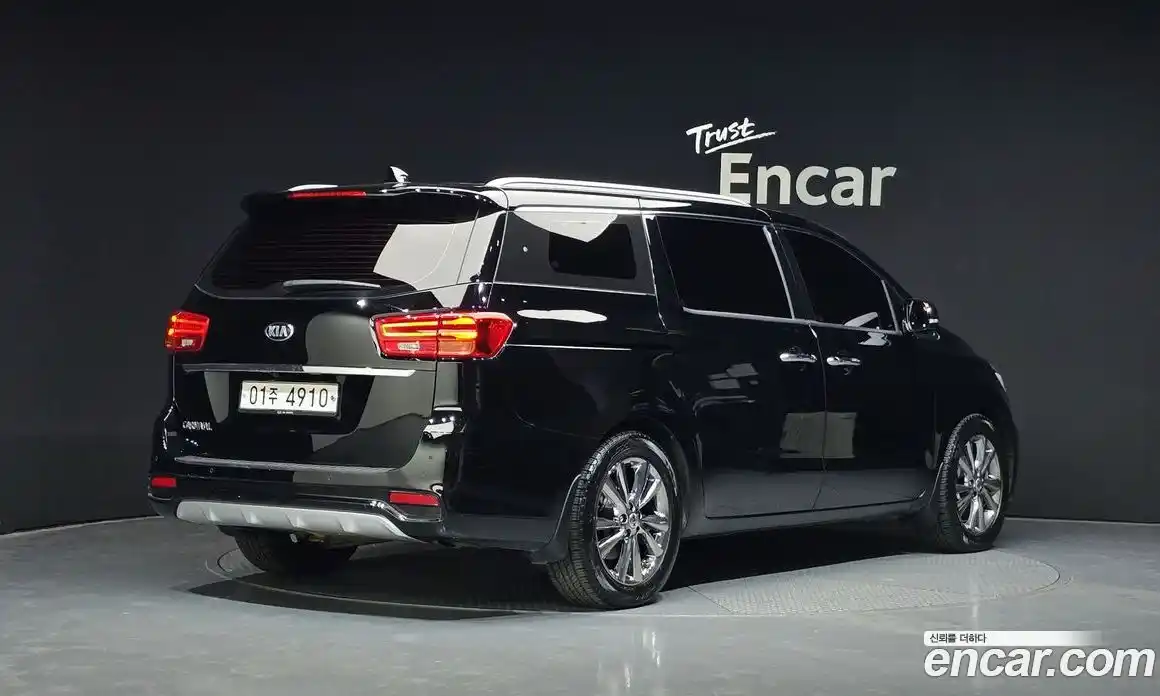 Kia Canival 2019 3.3 Автомат в Москве № 269773, фото 20