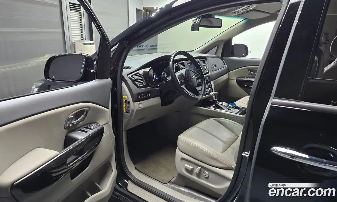 Kia Canival 2019 3.3 Автомат в Москве № 269773, фото 9