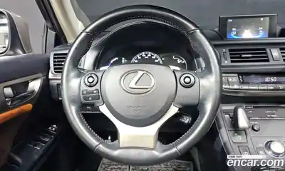 Lexus CT200h 2018 1.8 Автомат в Москве № 272413, миниатюра 2