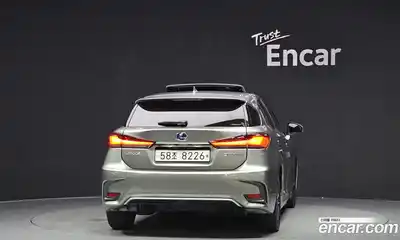 Lexus CT200h 2018 1.8 Автомат в Москве № 272413, миниатюра 6