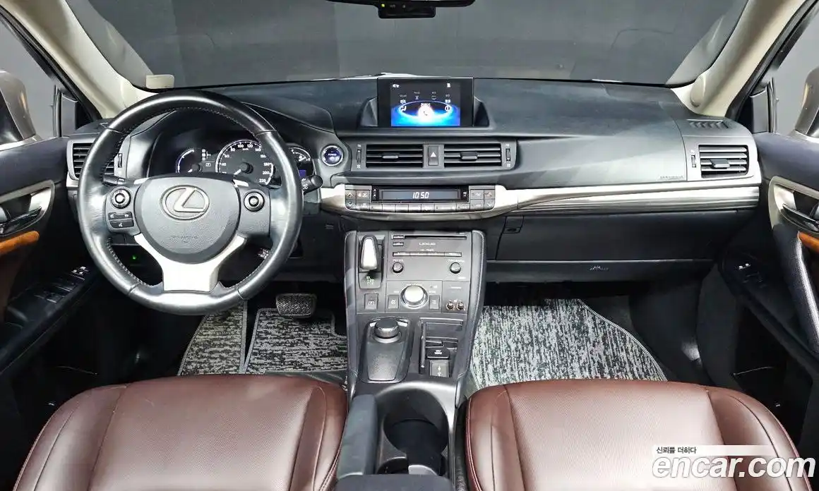 Lexus CT200h 2018 1.8 Автомат в Москве № 272413, фото 7