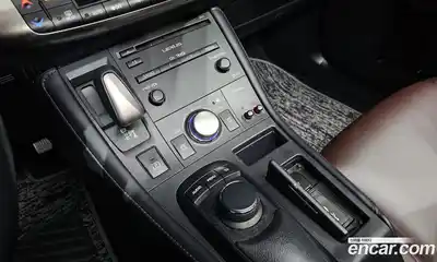 Lexus CT200h 2018 1.8 Автомат в Москве № 272413, миниатюра 9