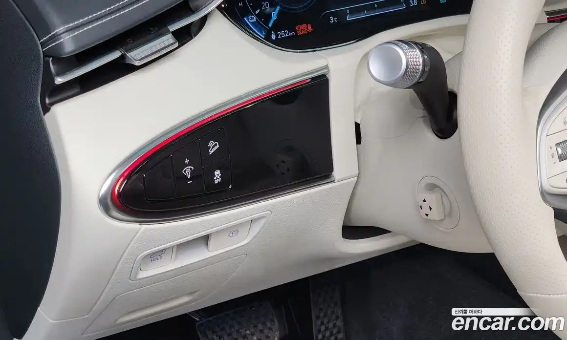 Genesis GV70 2024 0.1 Автомат в Москве № 27836, фото 13