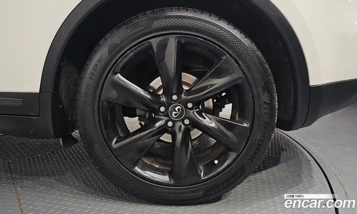 Infiniti QX70 2017 3.7 Автомат в Москве № 305311, фото 15