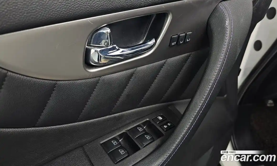 Infiniti QX70 2017 3.7 Автомат в Москве № 305311, фото 17