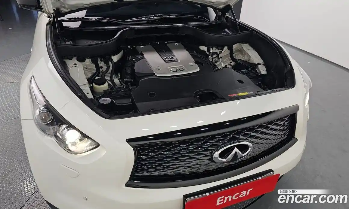 Infiniti QX70 2017 3.7 Автомат в Москве № 305311, фото 5