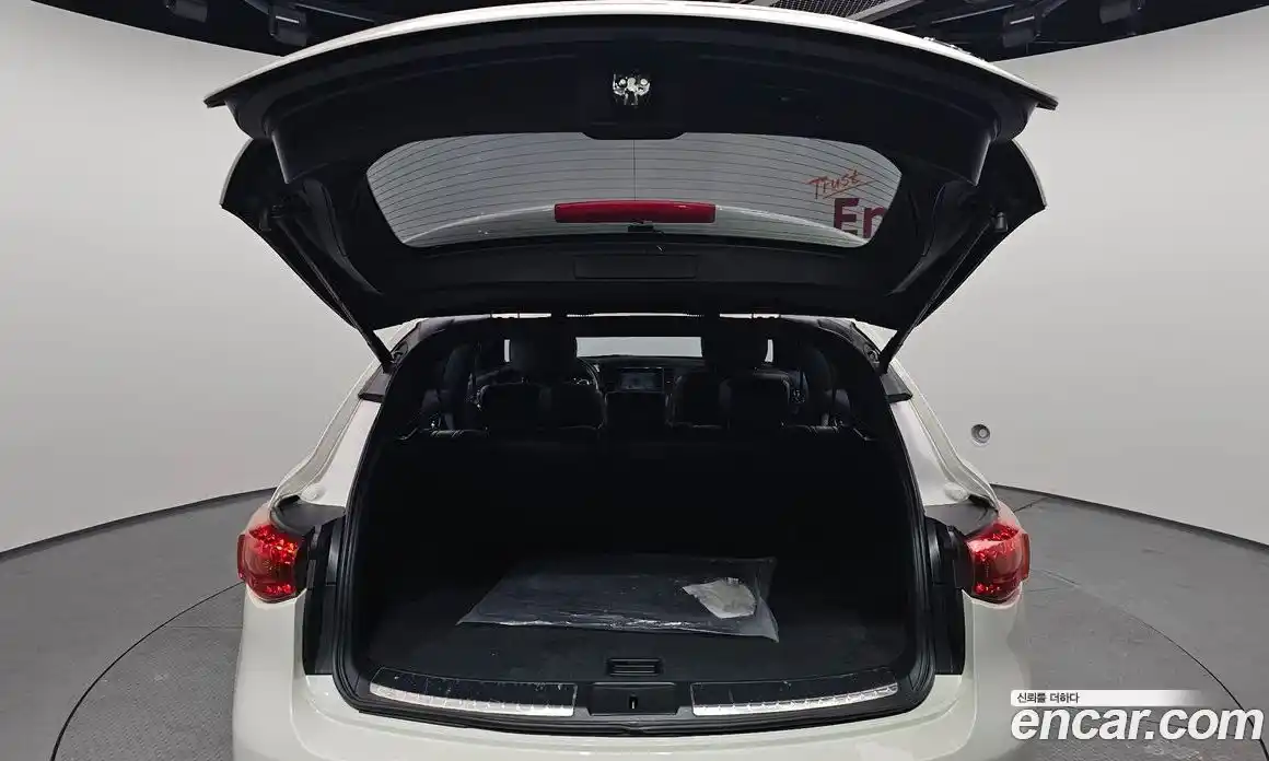 Infiniti QX70 2017 3.7 Автомат в Москве № 305311, фото 8