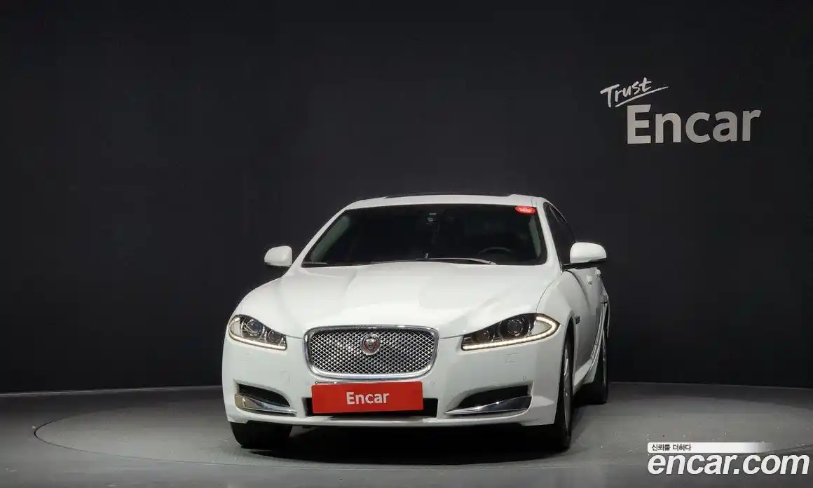 Jaguar XF 2015 2.2 Автомат в Москве № 314089, фото 11