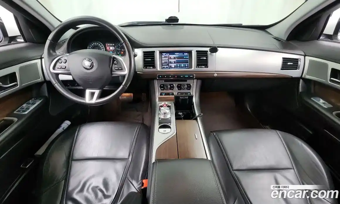 Jaguar XF 2015 2.2 Автомат в Москве № 314089, фото 16