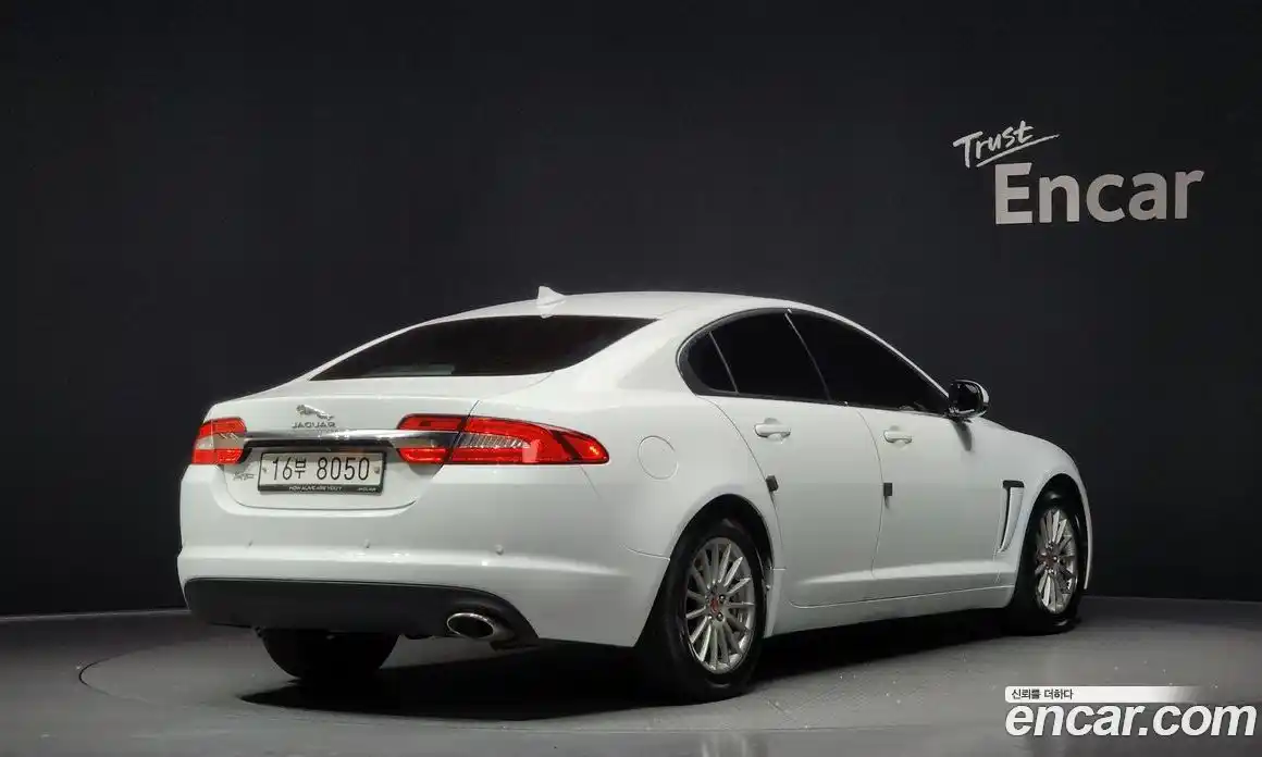 Jaguar XF 2015 2.2 Автомат в Москве № 314089, фото 8