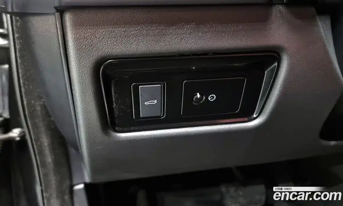 Jaguar XE 2016 2.0 Автомат в Москве № 331527, фото 19