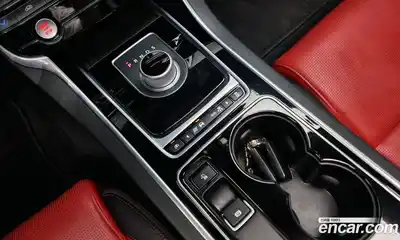 Jaguar XE 2016 2.0 Автомат в Москве № 331527, миниатюра 3