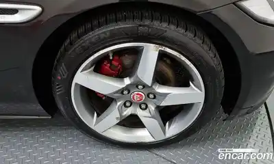 Jaguar XE 2016 2.0 Автомат в Москве № 331527, миниатюра 9