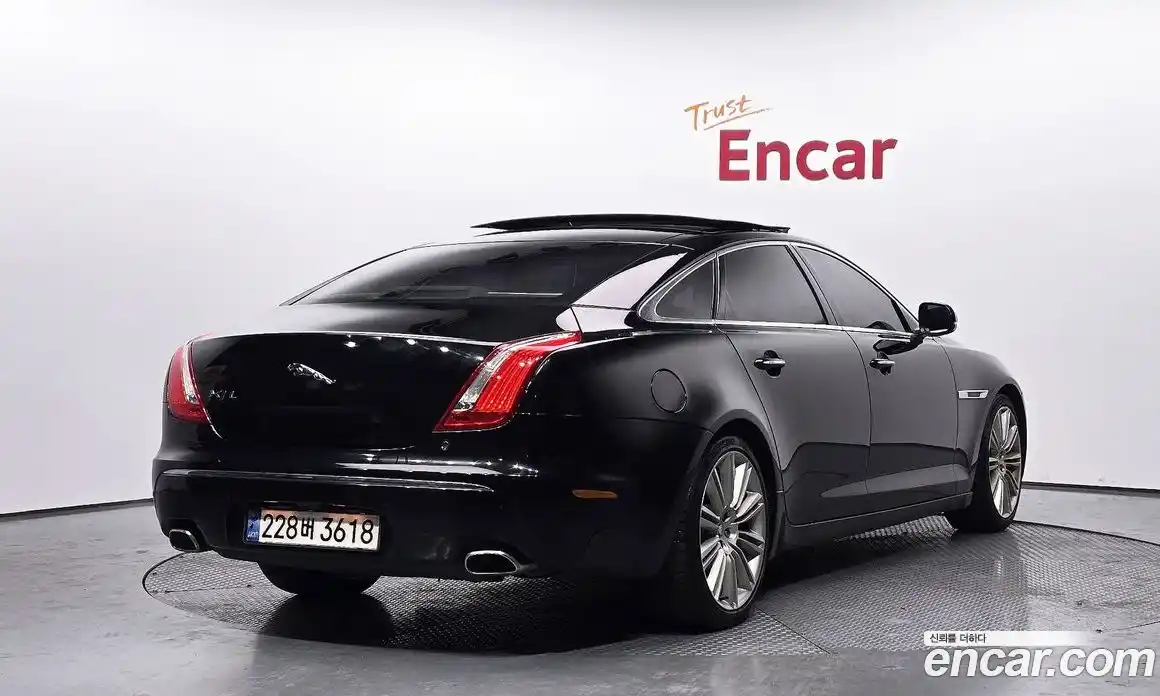Jaguar XJ 2011 5.0 Автомат в Москве № 335828, фото 18