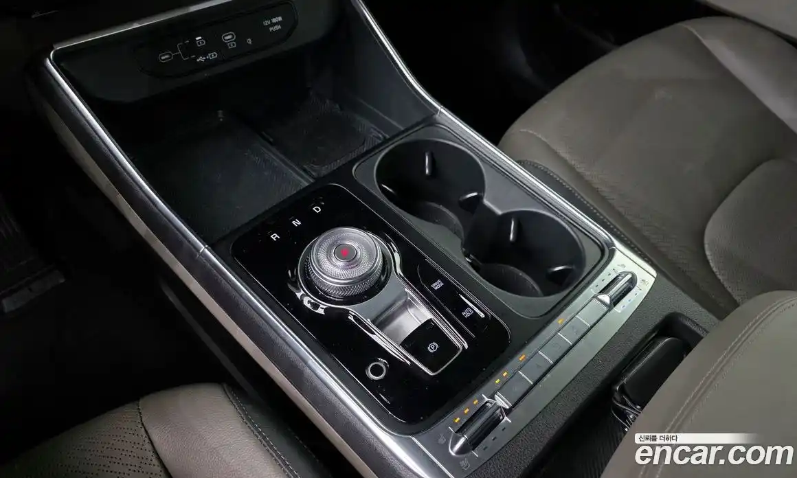 Kia Canival 2024 2.2 Автомат в Москве № 338490, фото 3