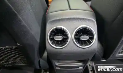 Mercedes-Benz GLB-Class 2023 2.0 Автомат в Москве № 339572, миниатюра 6