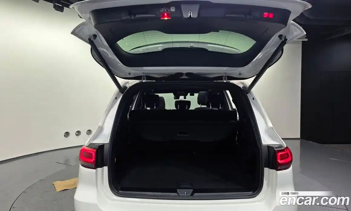 Mercedes-Benz GLB-Class 2023 2.0 Автомат в Москве № 339572, фото 7