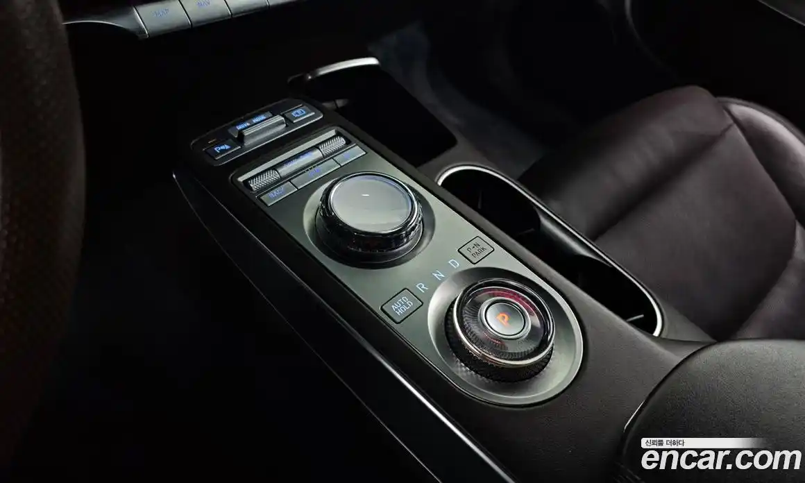 Genesis GV70 2021 2.5 Автомат в Москве № 339833, фото 18