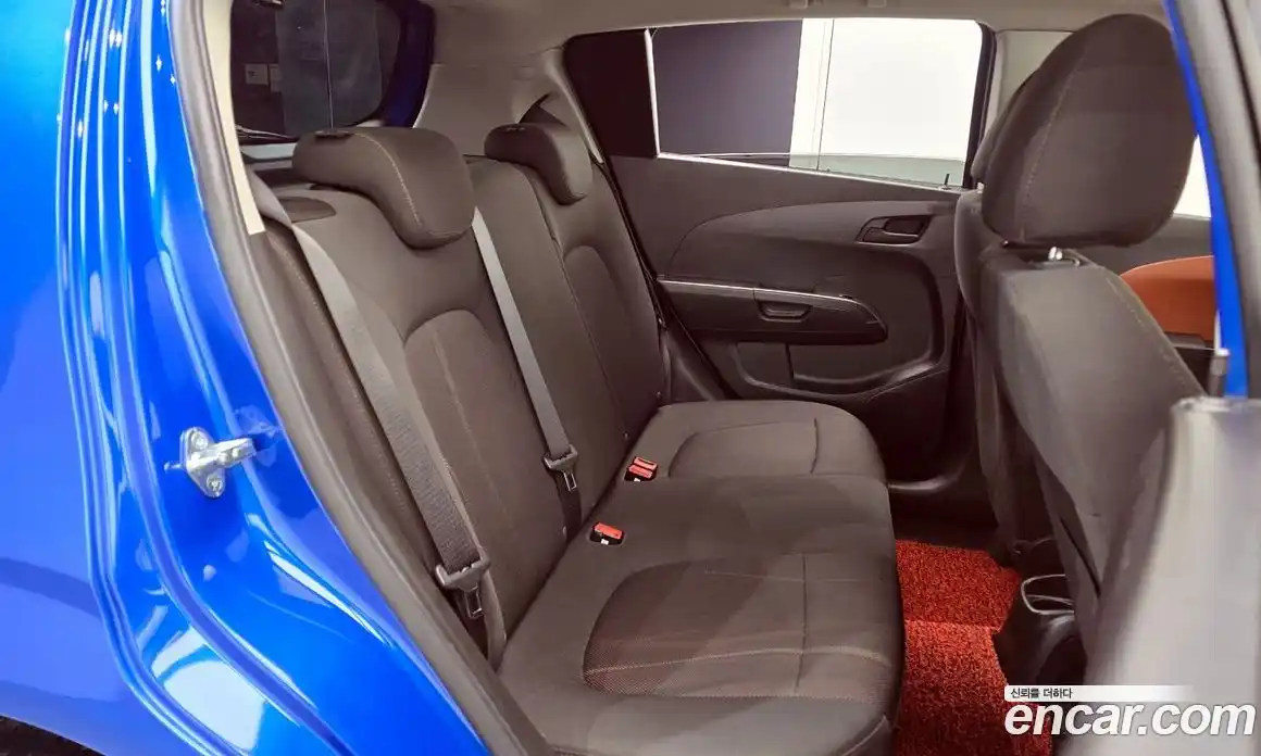 Chevrolet Aveo 2014 1.6 Автомат в Москве № 38437, фото 17