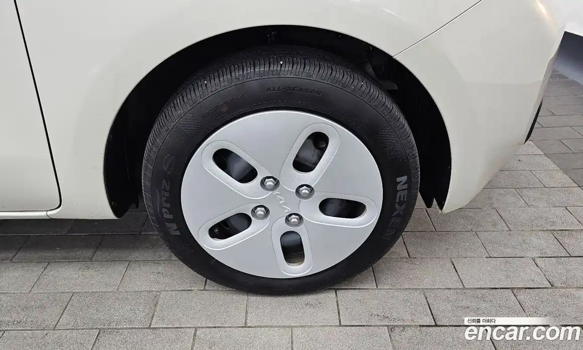 Kia Ray 2024 1.0 Автомат в Москве № 53375, фото 9